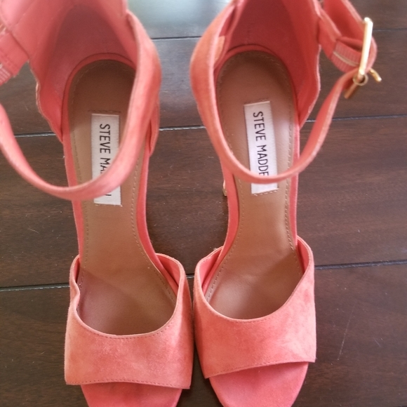 Heels - Picture 2 of 3